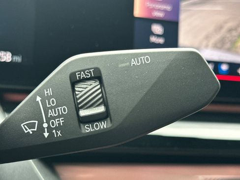 Used 2024 BMW i5 eDrive40i w/ Premium Package image 34