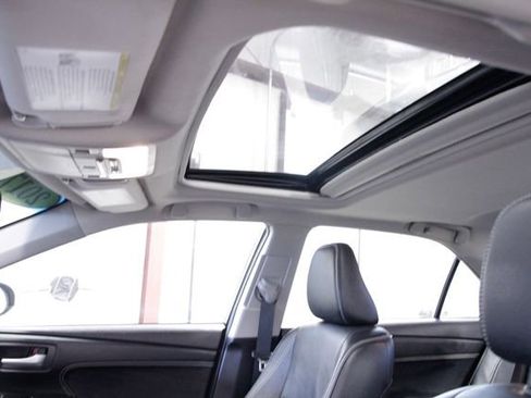 Used 2017 Toyota Camry XLE w/ Moonroof Package image 33