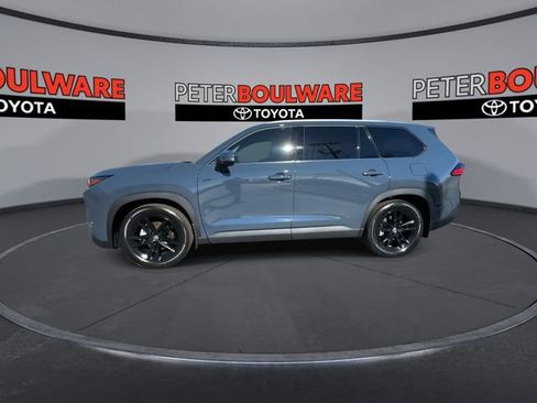 Used 2024 Toyota Grand Highlander Limited image 8