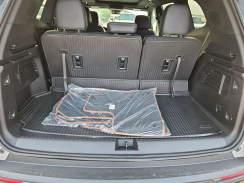 New 2026 GMC Acadia AT4 w/ Luxury Package AWD/4WD image 44