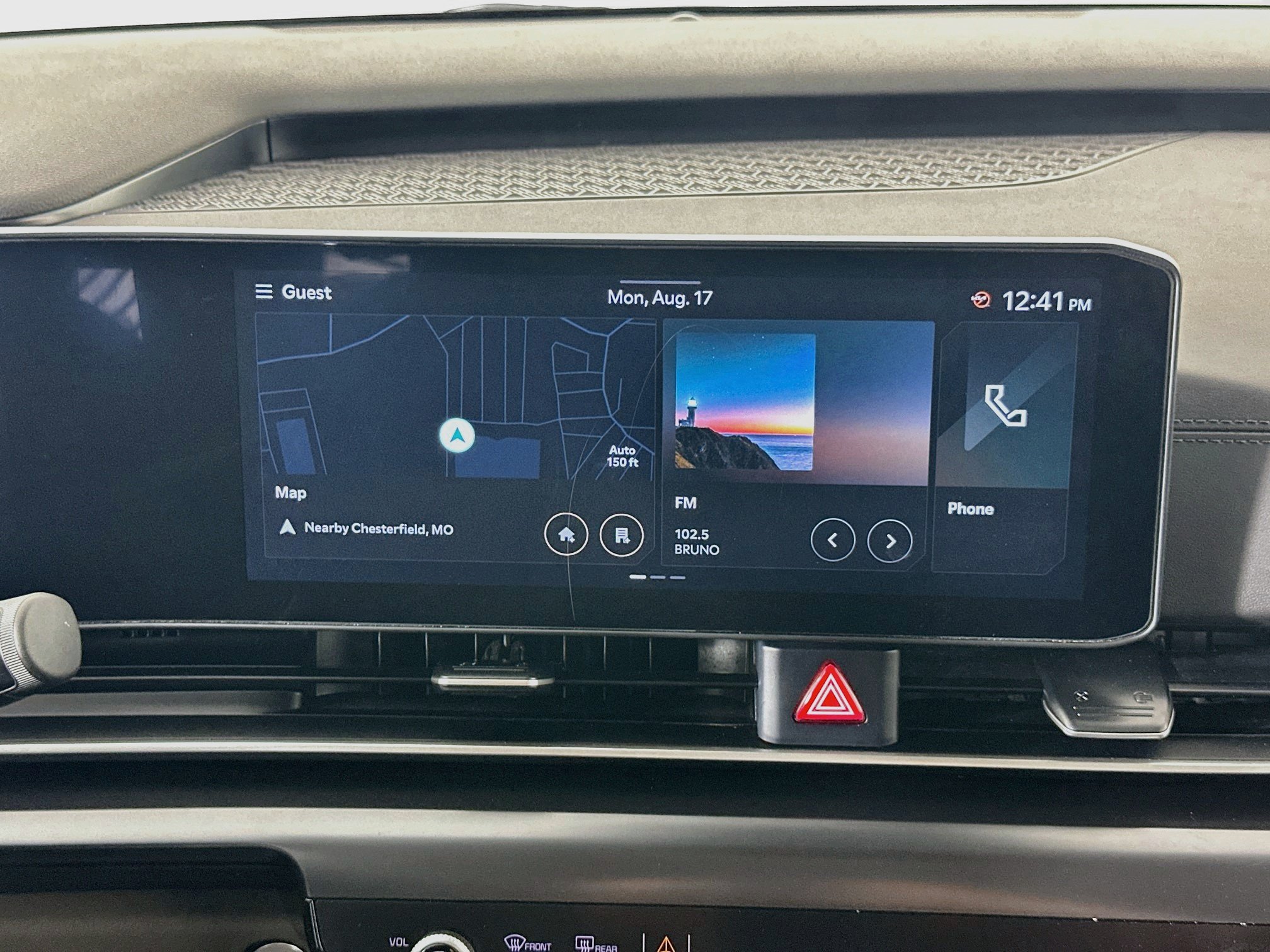 Used 2025 Kia Carnival FWD image 21