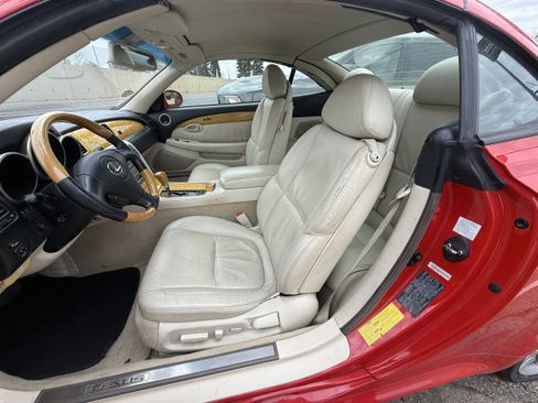 Used 2004 Lexus SC 430 Convertible image 6