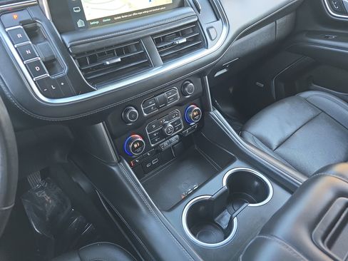 Used 2022 Chevrolet Tahoe Z71 w/ Luxury Package image 27