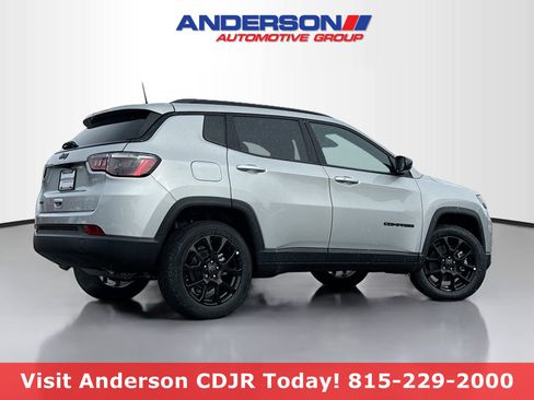 New 2026 Jeep Compass Latitude image 2