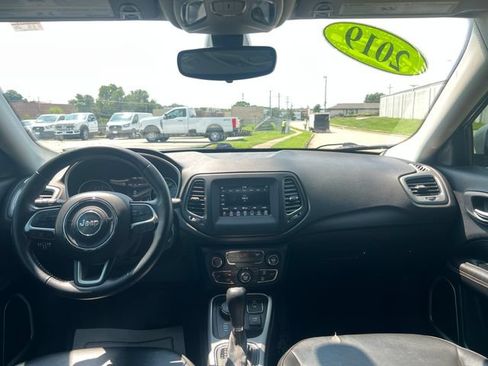 Used 2019 Jeep Compass Latitude AWD/4WD image 17