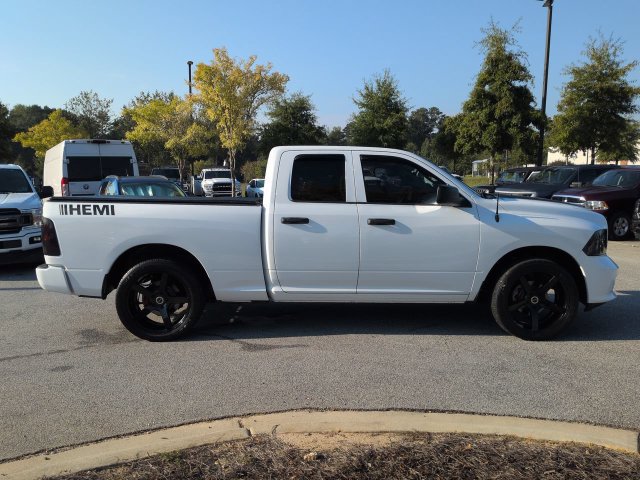 Used 2017 RAM 1500 Express RWD image 3
