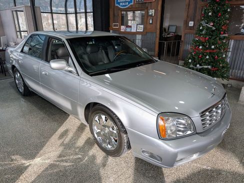 Used 2003 Cadillac De Ville DTS w/ Premium Luxury Package image 3
