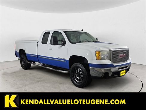 Used 2007 GMC Sierra 2500 SLT w/ Z71 Off-Road Package image 7