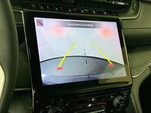 Used 2023 Jeep Grand Cherokee L Limited image 14