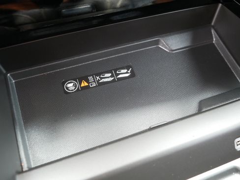 Used 2025 Chevrolet Tahoe Premier AWD/4WD image 31
