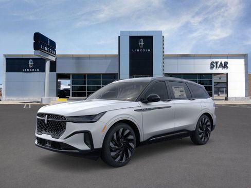 New 2025 Lincoln Nautilus Reserve w/ Jet Appearance Package image 1