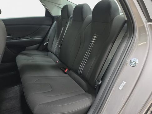 Used 2023 Hyundai Elantra SEL FWD image 13
