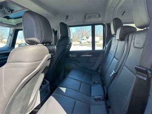 Used 2025 INEOS Grenadier Fieldmaster Edition image 10