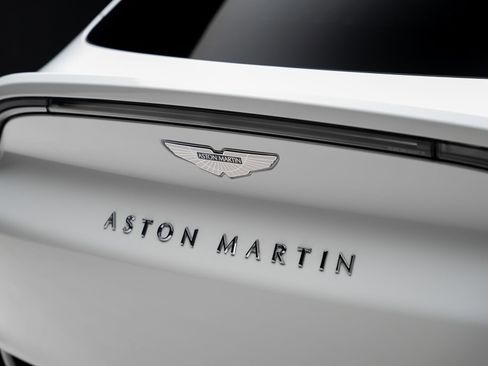 Used 2023 Aston Martin DBX AWD/4WD image 29