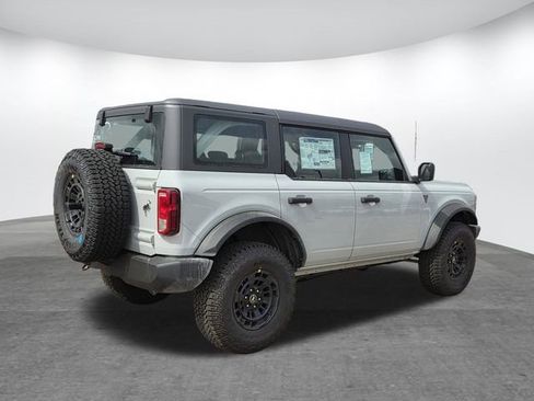 New 2026 Ford Bronco 4-Door w/ Sasquatch Package AWD/4WD image 2