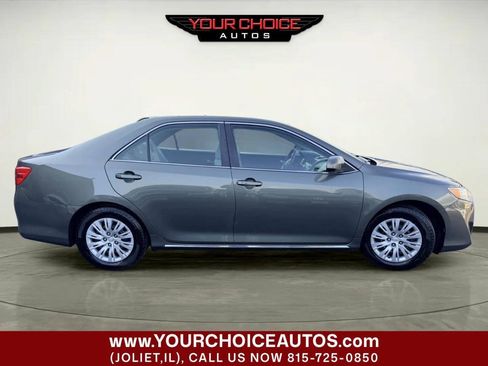 Used 2012 Toyota Camry LE FWD image 7