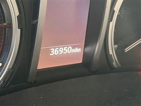 Used 2024 Toyota 4Runner Limited image 9