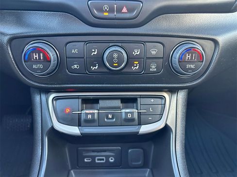 Used 2022 GMC Terrain Denali w/ LPO, Floor Liner Package image 24