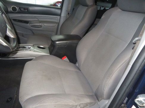 Used 2015 Toyota Tacoma PreRunner w/ TRD Off-Road Package image 22