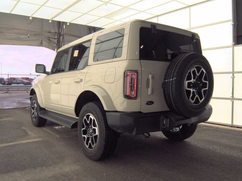 Used 2025 Ford Bronco Outer Banks image 16