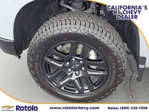Used 2024 Chevrolet Silverado 1500 Custom Trail Boss w/ Turbomax Blackout Package AWD/4WD image 12