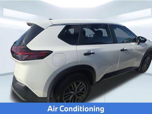 Used 2023 Nissan Rogue S FWD image 2