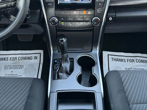 Used 2015 Toyota Camry LE FWD image 26