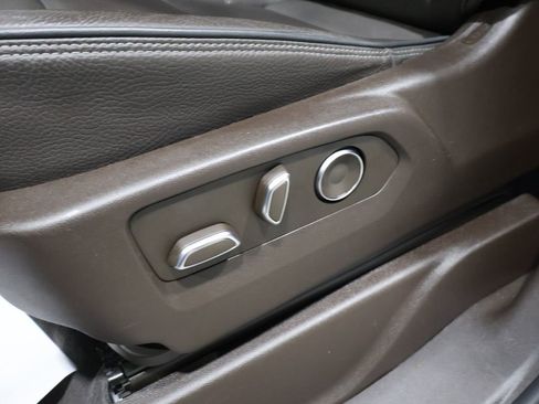 Used 2024 GMC Yukon XL Denali w/ Denali Reserve Package image 10