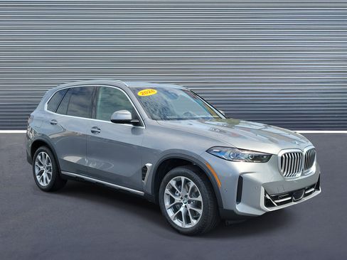 Used 2026 BMW X5 sDrive40i RWD image 2