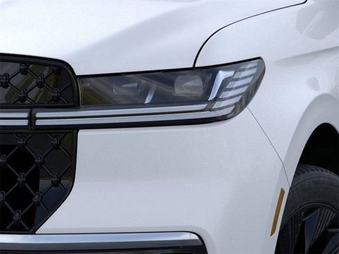 New 2025 Lincoln Navigator L Reserve w/ Jet Appearance Package image 18