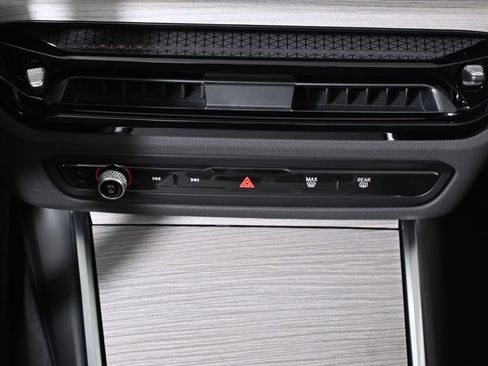 New 2026 BMW 430i xDrive Convertible w/ Premium Package image 30