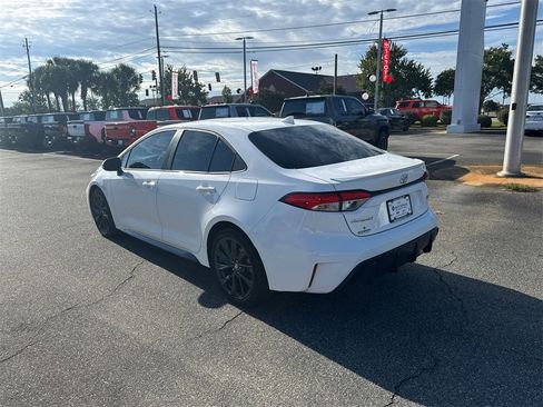Used 2023 Toyota Corolla SE image 5