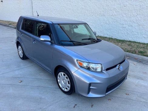 Used 2012 Scion xB image 2