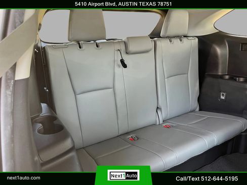 Used 2020 Toyota Highlander XLE FWD image 34