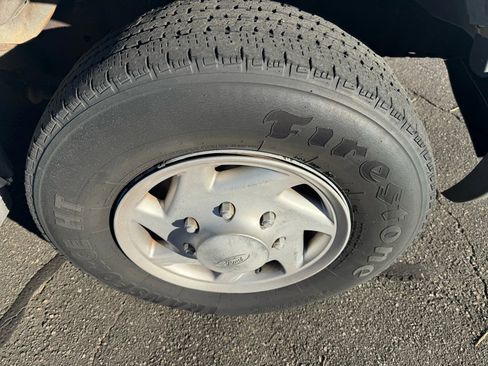 Used 2005 Ford E-350 and Econoline 350 XLT image 19