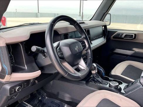 Used 2022 Ford Bronco Wildtrak image 16