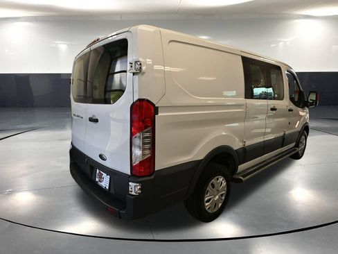Used 2017 Ford Transit 250 130 Low Roof w/ Exterior Upgrade Package RWD image 4