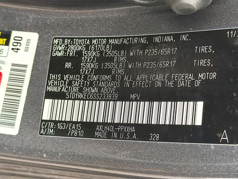 Used 2025 Toyota Sienna XLE image 44