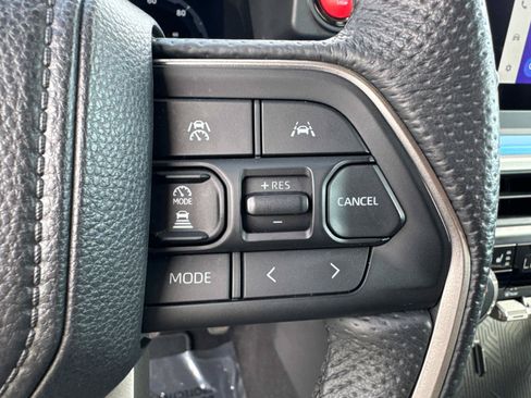 Used 2025 Toyota Tacoma TRD Off-Road AWD/4WD image 28