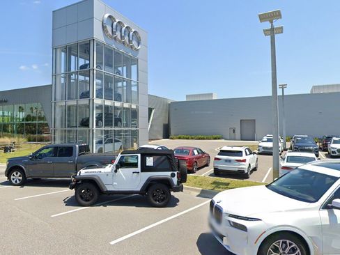Certified 2026 Audi SQ8 Prestige AWD/4WD image 38