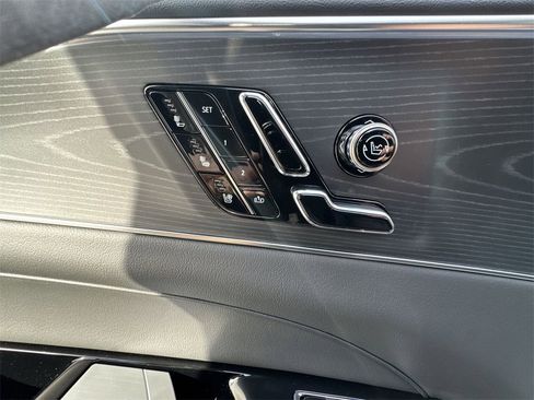 New 2026 Cadillac Lyriq V image 12