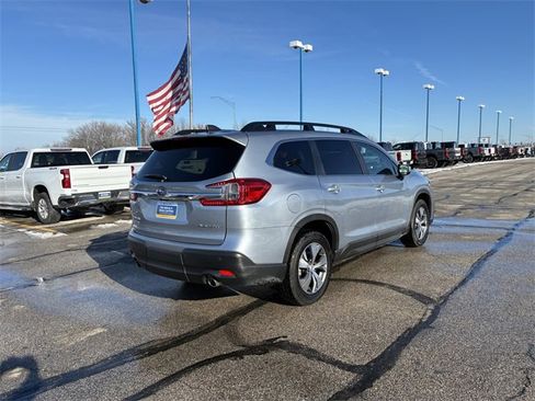 Used 2024 Subaru Ascent Premium w/ Convenience Package image 4