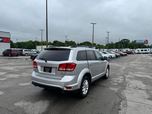 Used 2014 Dodge Journey SXT w/ Flexible Seating Group FWD image 3