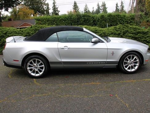 Used 2010 Ford Mustang Premium image 16