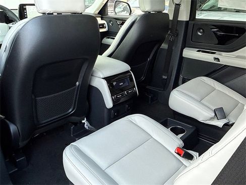 New 2026 Lincoln Aviator Reserve image 13