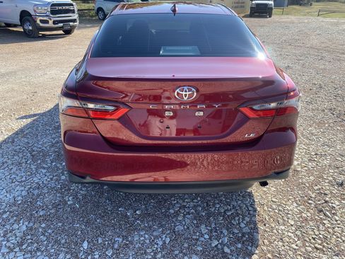 Used 2021 Toyota Camry LE image 5
