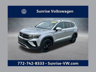 Certified 2023 Volkswagen Taos SE w/ Black Wheel Package
