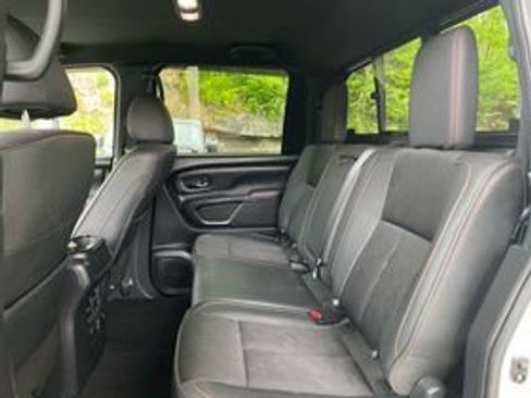 Used 2021 Nissan Titan PRO-4X AWD/4WD image 10
