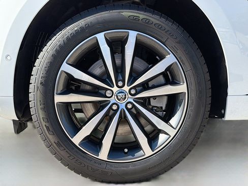 New 2026 Jaguar F-PACE R-Dynamic S image 41