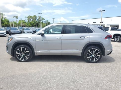 Certified 2024 Volkswagen Atlas Cross Sport SEL Premium R-Line AWD/4WD image 8